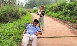 老爷爷卖甘蔗爆料原视频,原视频揭秘农村生活趣事