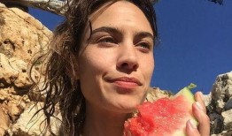 国外娱乐圈吃瓜,揭秘国外明星们的“瓜田”奇闻轶事